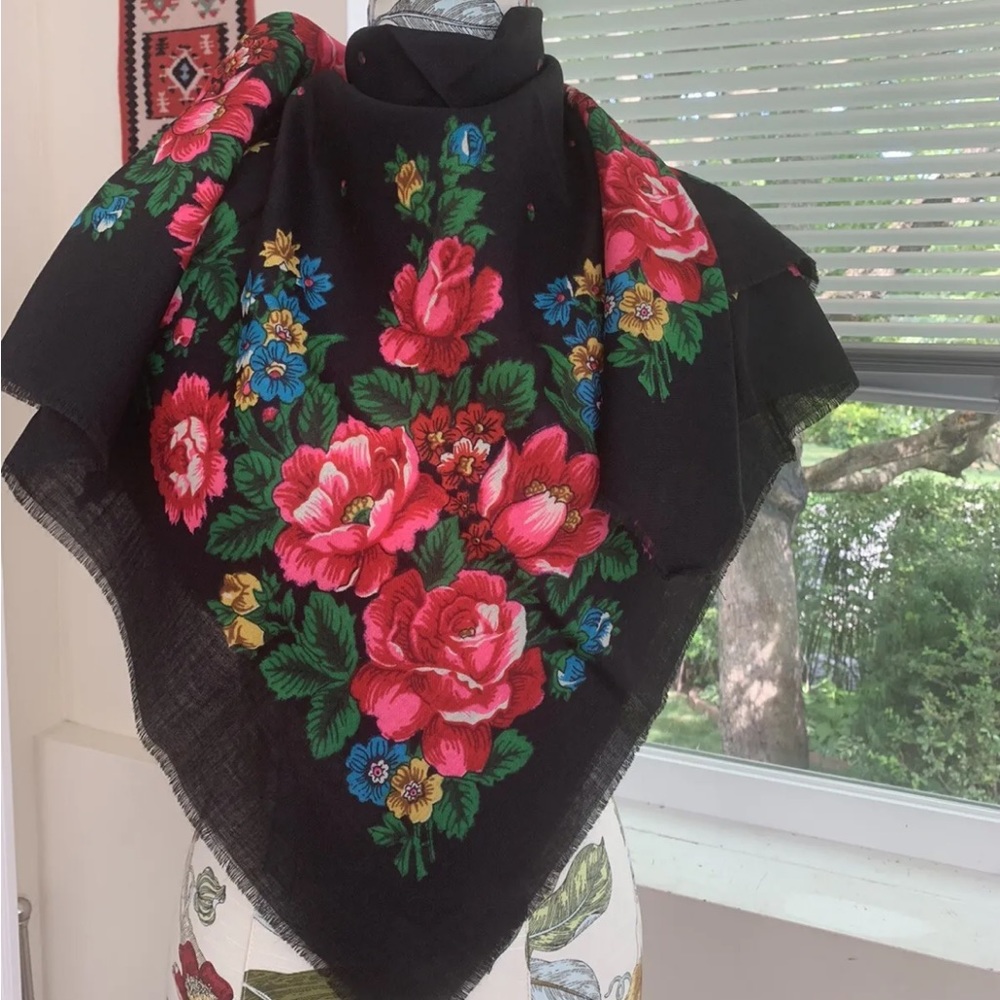 Ukraine wool shawl scarf